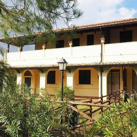 アパート Ferienwohnung Fuer 4 Personen Ca 90 Qm In Botricello, Kalabrien Provinz Catanzaro *